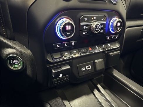 Certified 2022 GMC Sierra 1500 AT4 w/ AT4 Premium Package image 19