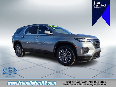Used 2023 Chevrolet Traverse LT image 1