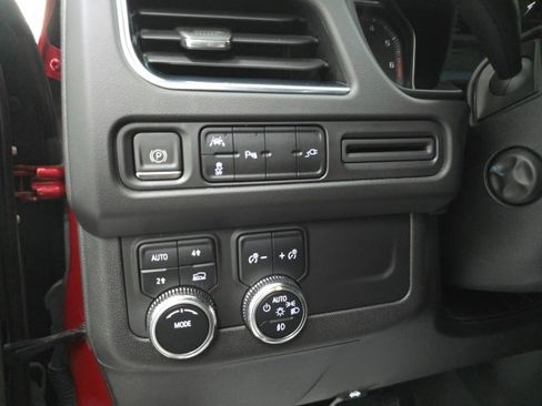 Used 2021 GMC Yukon SLT w/ SLT Luxury Package image 15