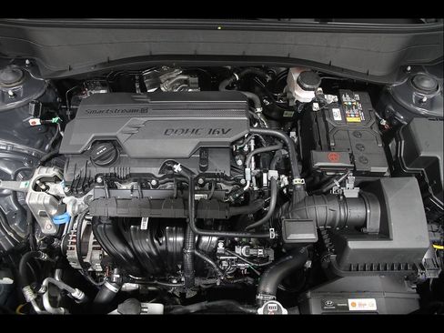 Certified 2024 Hyundai Kona SE FWD image 20