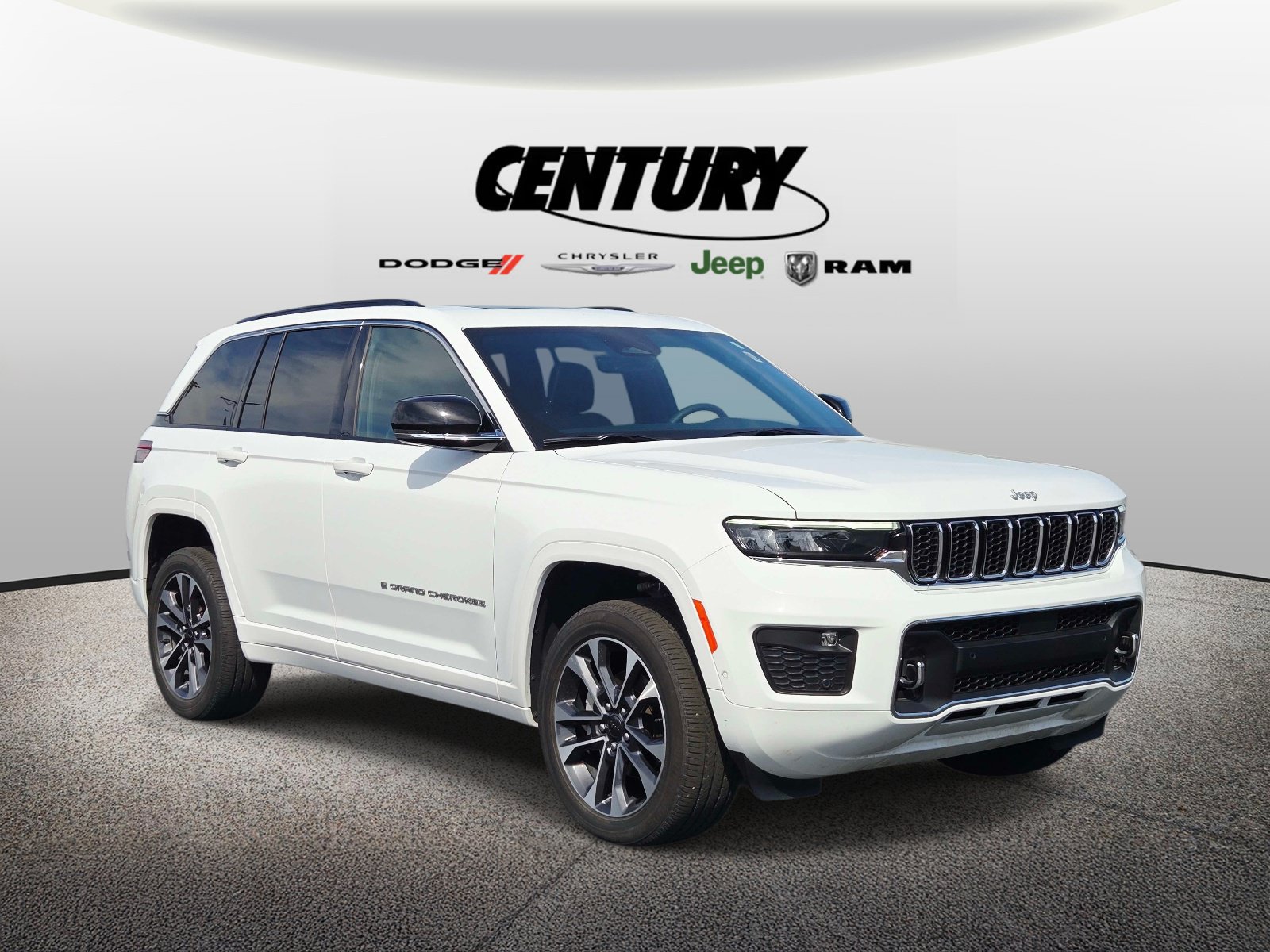Used 2025 Jeep Grand Cherokee Overland AWD/4WD image 1