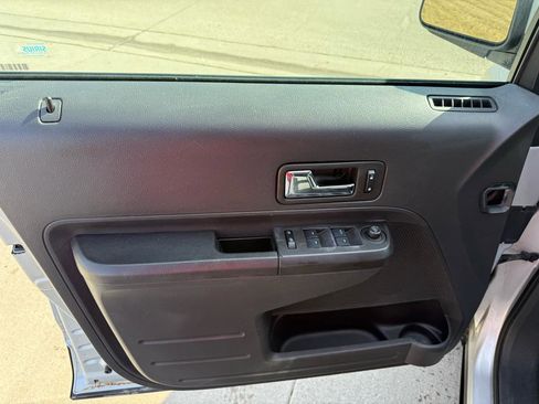 Used 2010 Ford Edge SEL image 12