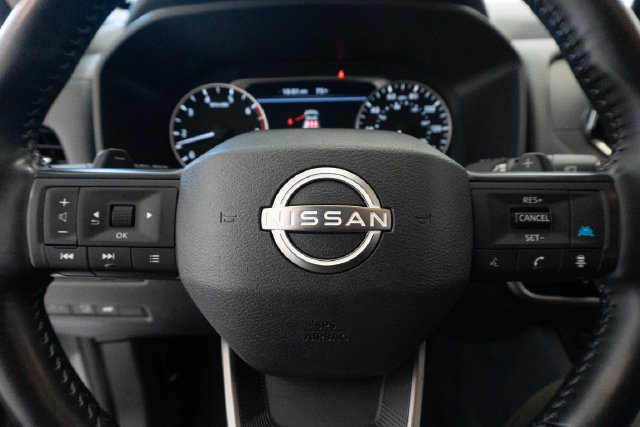 Used 2025 Nissan Rogue SV FWD image 13