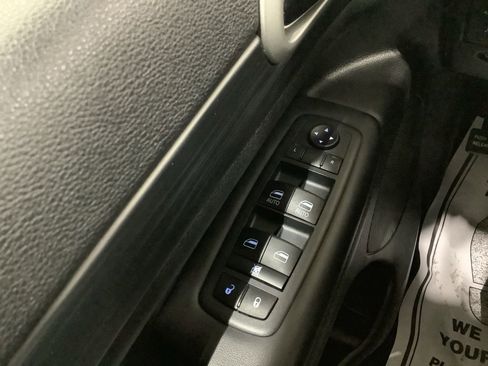 Used 2021 Jeep Grand Cherokee Laredo X image 19