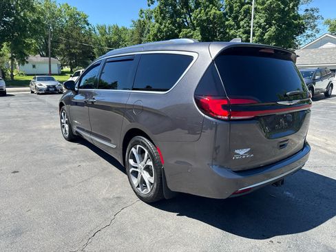 Used 2021 Chrysler Pacifica Pinnacle AWD/4WD image 5