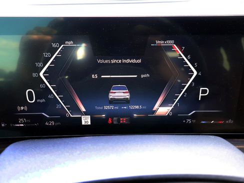 Used 2024 BMW X7 xDrive40i w/ Executive Package image 26