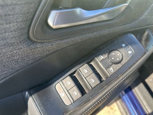 Used 2023 Nissan Rogue SV image 11