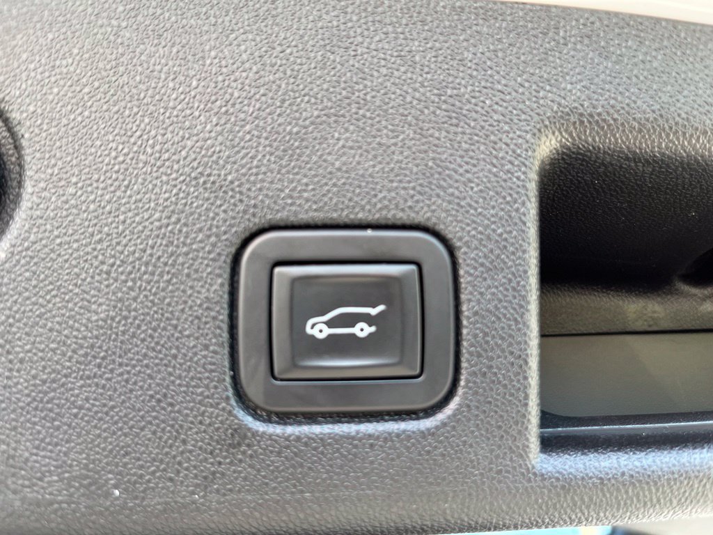 Used 2018 Chevrolet Equinox Premier AWD/4WD image 28