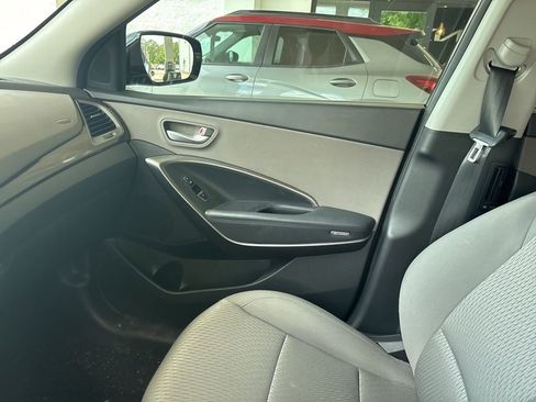 Used 2018 Hyundai Santa Fe Sport FWD image 3