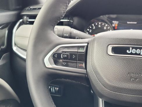 Used 2024 Jeep Compass Limited image 14