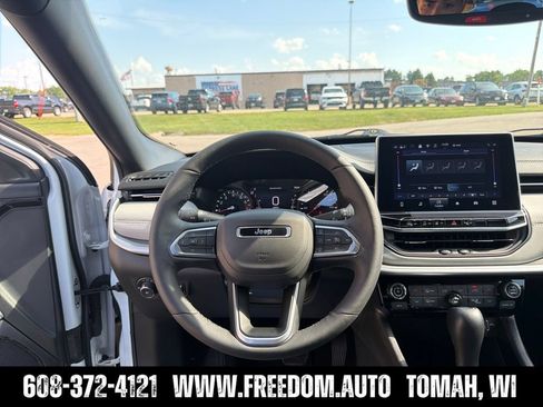 Used 2025 Jeep Compass Limited AWD/4WD image 13