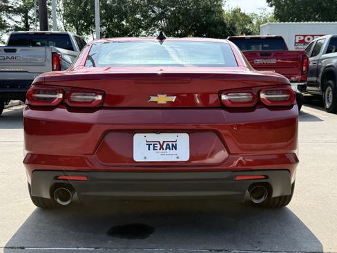 Used 2022 Chevrolet Camaro LT RWD image 6