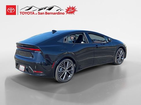 Certified 2025 Toyota Prius XLE image 5