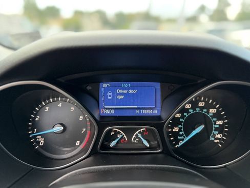 Used 2014 Ford Focus SE w/ Equipment Group 201A FWD image 10