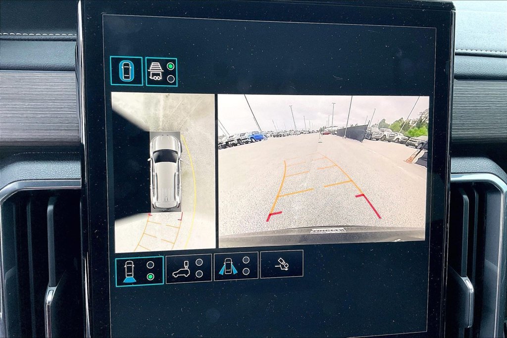 Used 2025 GMC Acadia Denali w/ Super Cruise Package FWD image 15