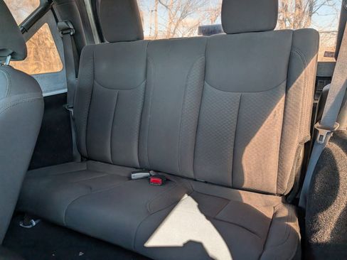Used 2016 Jeep Wrangler Sport AWD/4WD image 18