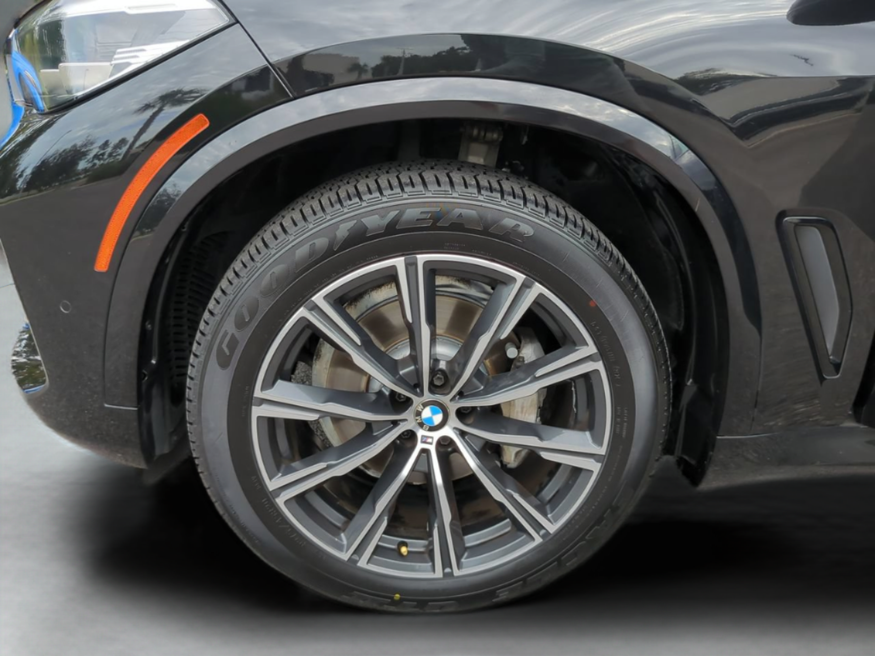 Used 2020 BMW X5 sDrive40i w/ M Sport Package RWD image 32