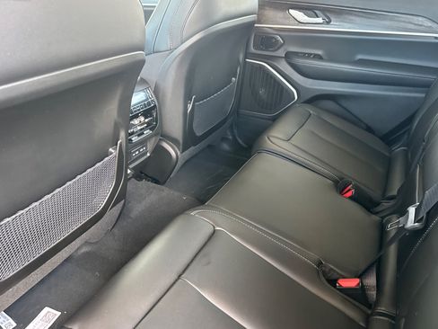 New 2026 Jeep Grand Cherokee L Limited AWD/4WD image 11