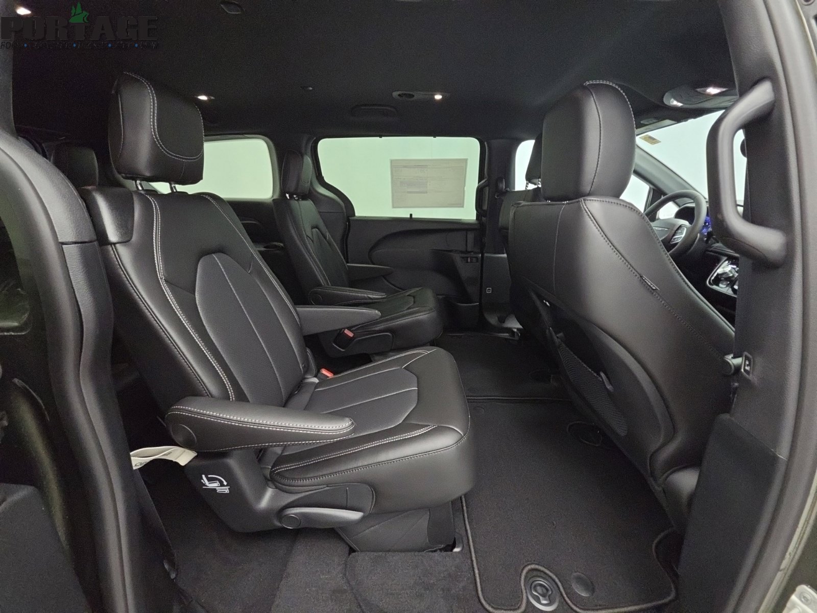 New 2027 Chrysler Pacifica Select AWD/4WD image 44