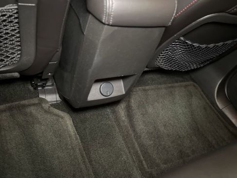 Used 2017 Chevrolet Equinox Premier w/ Enhanced Convenience Package image 56