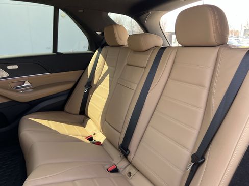 Used 2025 Mercedes-Benz GLE 450e 4MATIC image 32