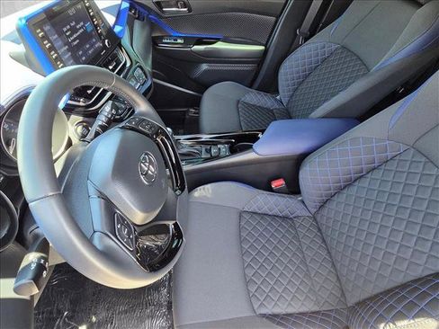 Used 2022 Toyota C-HR XLE FWD image 28