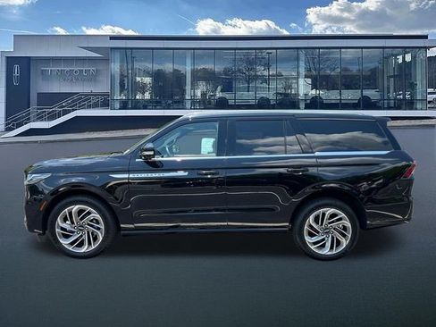 New 2026 Lincoln Navigator Reserve AWD/4WD image 4