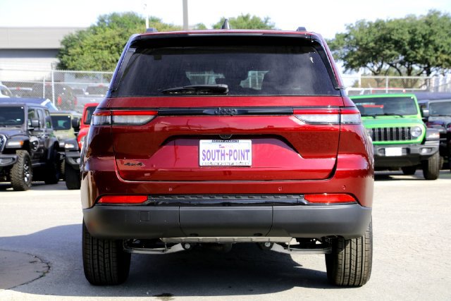New 2025 Jeep Grand Cherokee Altitude AWD/4WD image 6