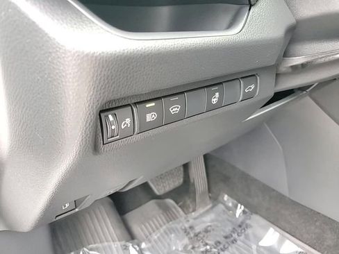 Used 2023 Toyota RAV4 SE image 11