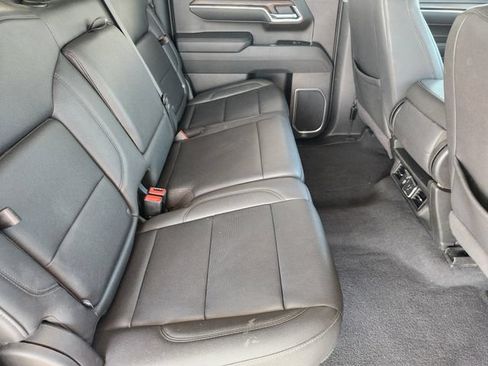 Used 2025 GMC Sierra 1500 SLT AWD/4WD image 31