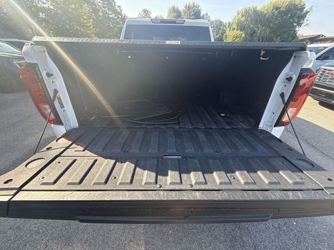 Used 2022 GMC Sierra 1500 Elevation image 30