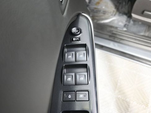 Used 2021 Chevrolet Colorado LT w/ Safety Package image 19