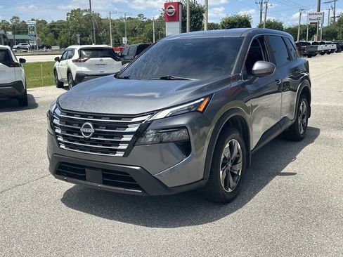 Used 2026 Nissan Rogue SV FWD image 3