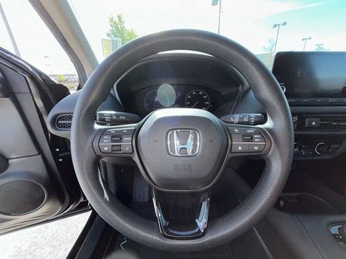 Used 2023 Honda HR-V LX image 14