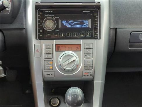 Used 2009 Scion tC FWD image 11