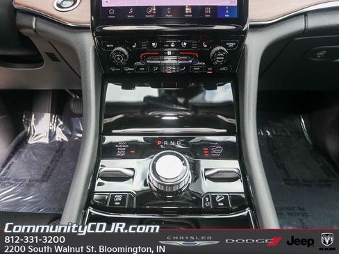 New 2025 Jeep Grand Cherokee L Summit w/ Advanced Protech Group IV image 18