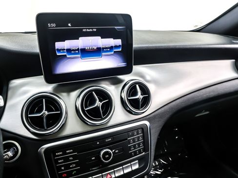 Used 2020 Mercedes-Benz GLA 250 image 20