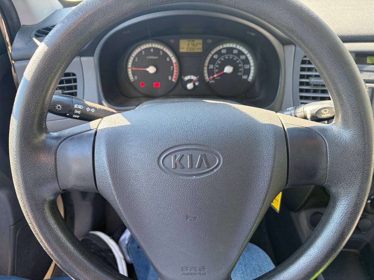 Used 2009 Kia Rio Sedan FWD image 14