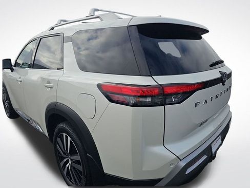 Used 2024 Nissan Pathfinder Platinum w/ Cargo Package image 27