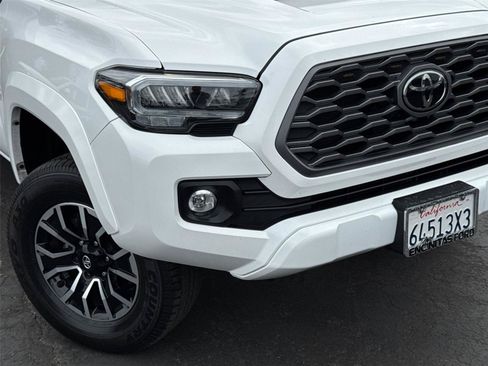 Used 2023 Toyota Tacoma TRD Sport AWD/4WD image 3
