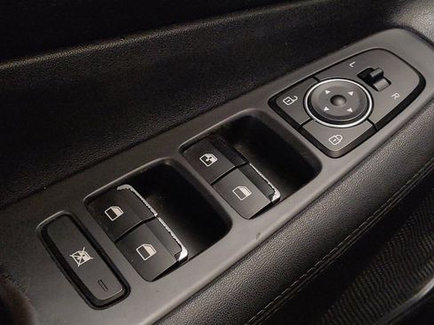 Used 2020 Hyundai Santa Fe SE image 27