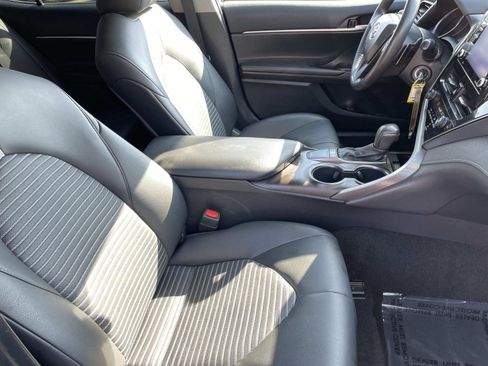 Used 2023 Toyota Camry SE image 23