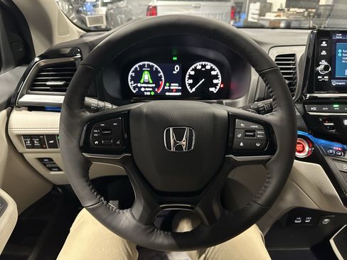 New 2026 Honda Odyssey Elite image 9