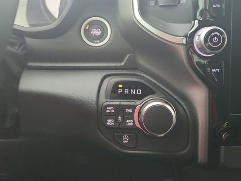 New 2026 RAM 1500 4x4 Crew Cab image 29