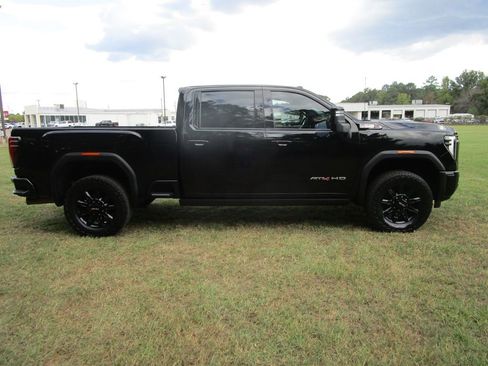 Used 2024 GMC Sierra 2500 AT4 w/ AT4 Premium Plus Package image 6