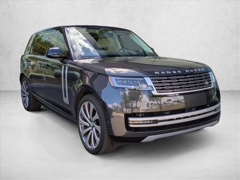 Used 2024 Land Rover Range Rover Long Wheelbase Autobiography image 3