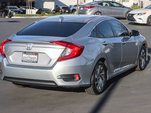 Used 2018 Honda Civic EX image 4