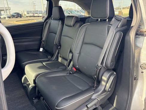 Used 2025 Honda Odyssey Elite image 9