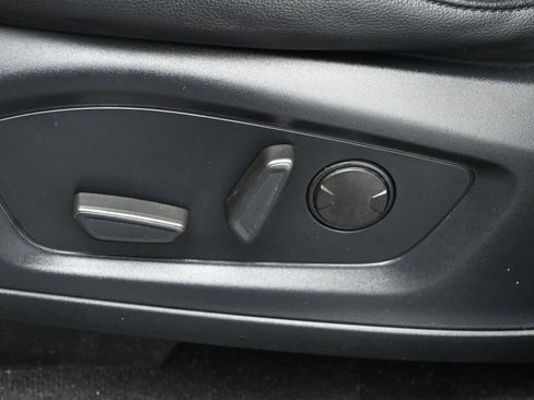 Certified 2020 Ford Explorer XLT w/ Equipment Group 202A image 11