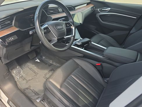 Used 2020 Audi e-tron Premium Plus AWD/4WD image 15